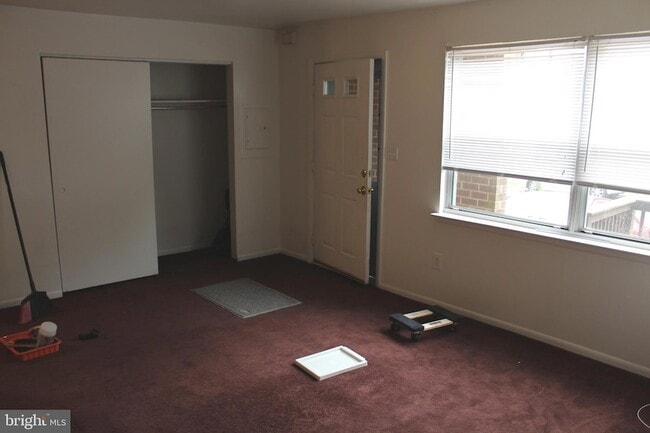 Building Photo - 167 Parker Ave