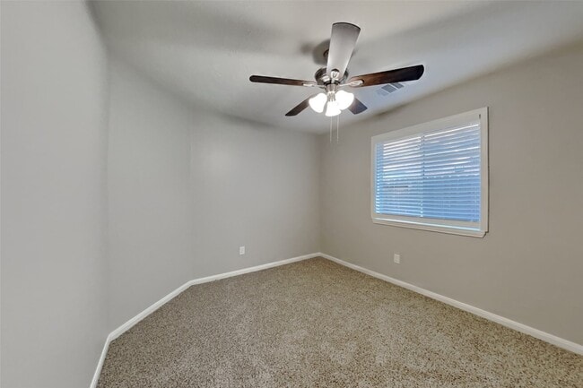 Building Photo - 1114 Woodley Bend