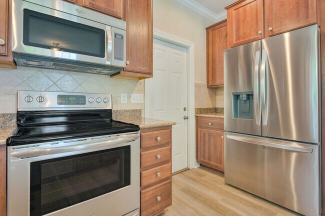 Building Photo - 107 McKinnon Pl