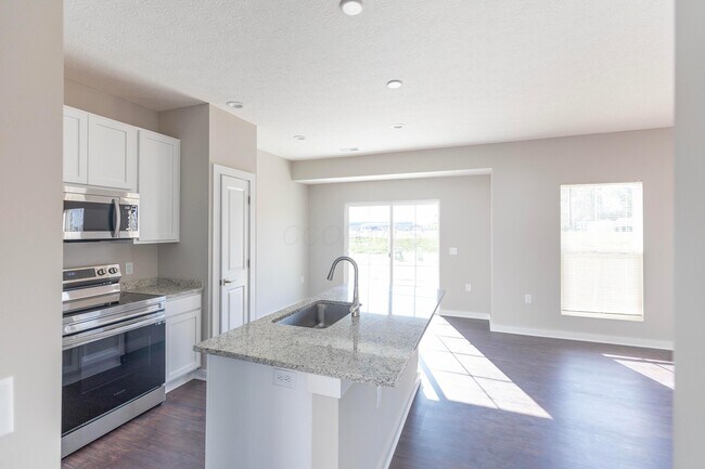 Building Photo - 297 Lenell Lp