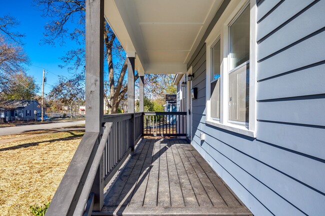 Building Photo - Newly Renovated Rock Hill Home Close to Do...