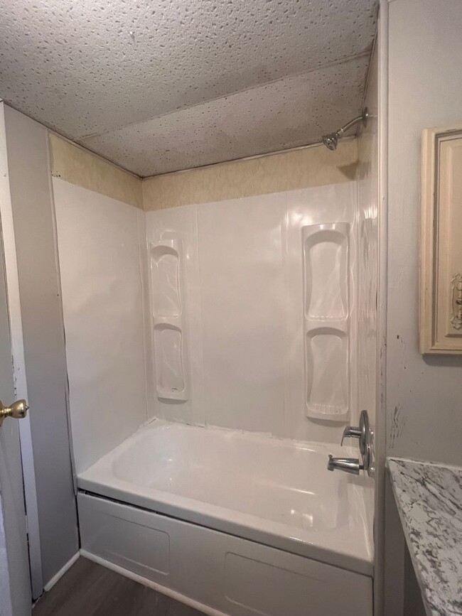 Building Photo - OPEN HOUSE TUESDAY: Lafayette 2 Bedroom 2 ...