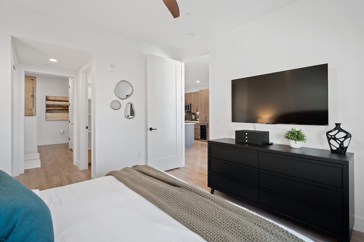 Building Photo - 15825 N 71st St