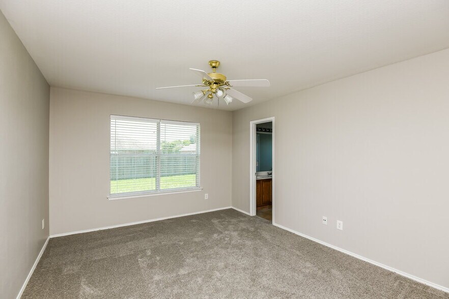 Building Photo - 1012 James Donald Ln