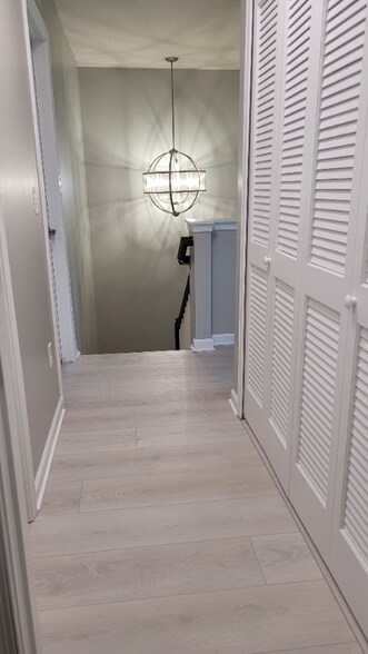 Building Photo - 9615 Union Park