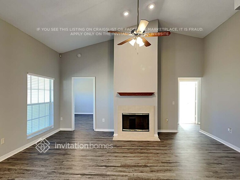 Building Photo - 10424 Autumnwood Dr