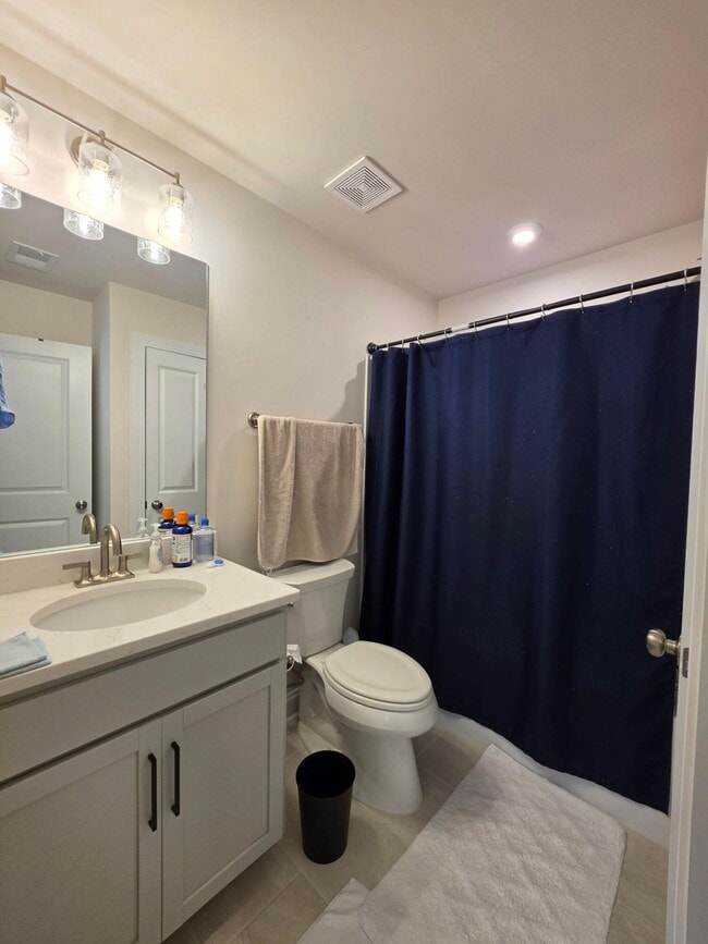 Building Photo - 3360 Rustic Dr