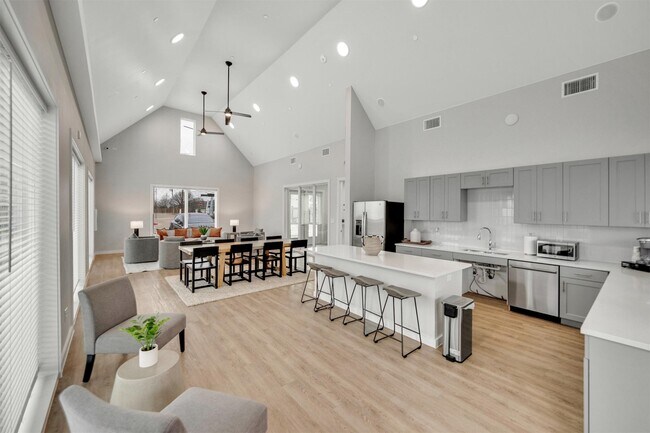 Building Photo - 10115 Conover Cmns Cir
