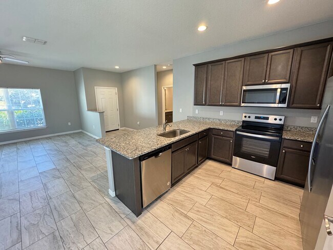 Building Photo - Immaculate 3-Bedroom, 2-Bathroom Home in Palm Bay