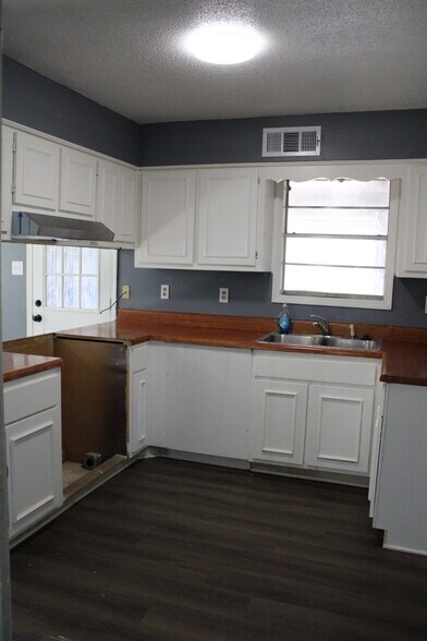 Building Photo - 3374 Brownbark Dr