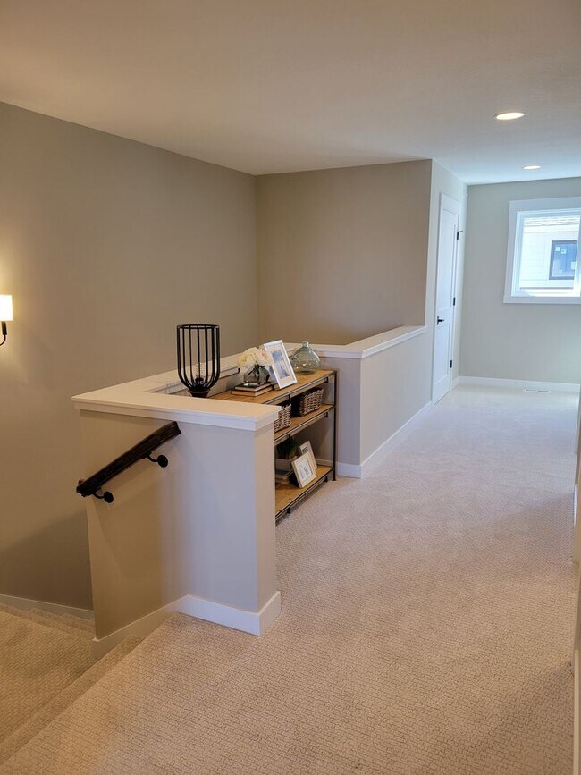 Building Photo - Executive Luxury Rentals