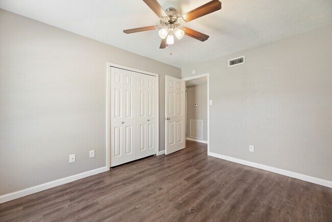 Building Photo - 17615 Autumn Hills Dr