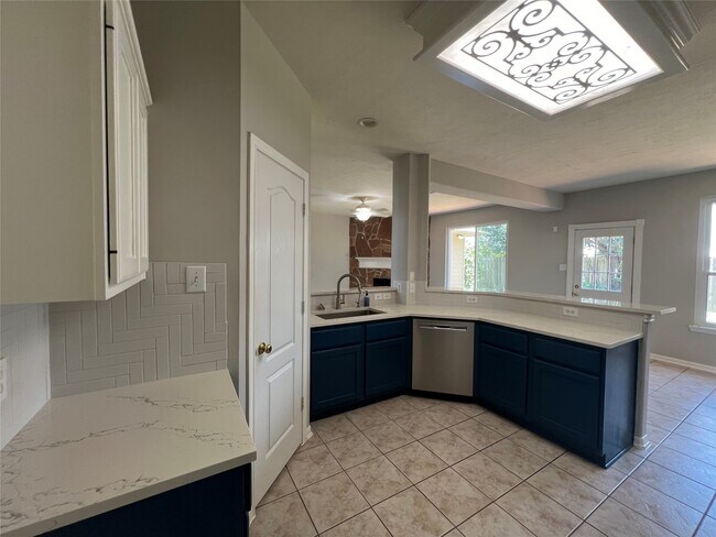 Building Photo - 11718 Short Trail Ln