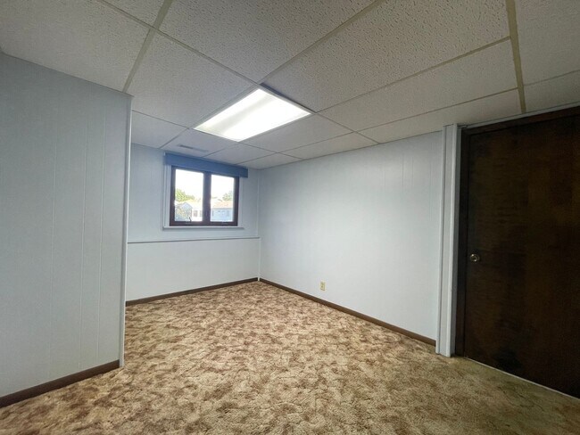 Building Photo - Baker Woods Home!