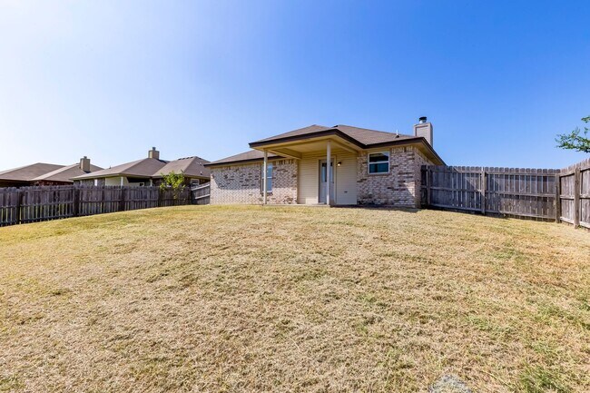 Building Photo - 3409 Lorena Dr