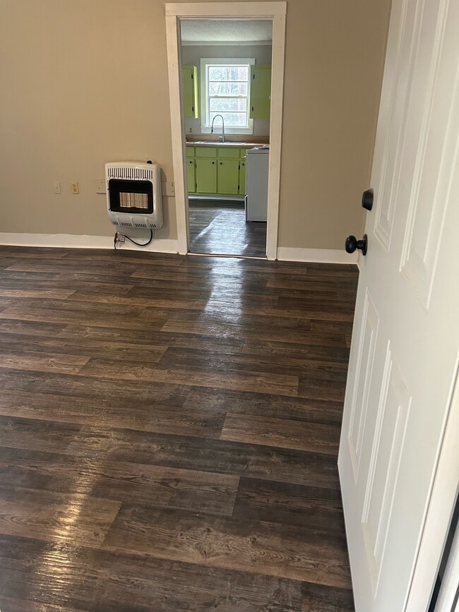 Building Photo - 155 W 10th St