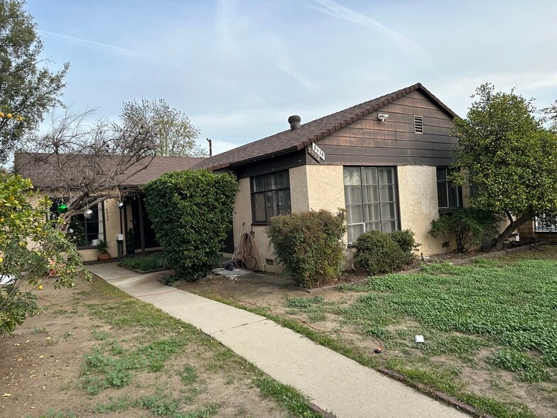 Building Photo - 8532 Tilden Ave