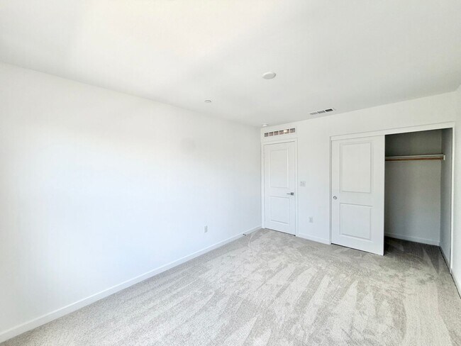 Building Photo - 31404 Lolite Dr