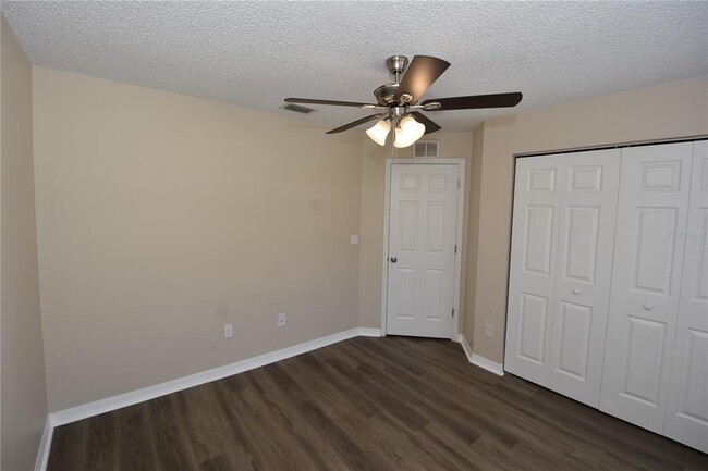 Building Photo - 6 Seckel Ct