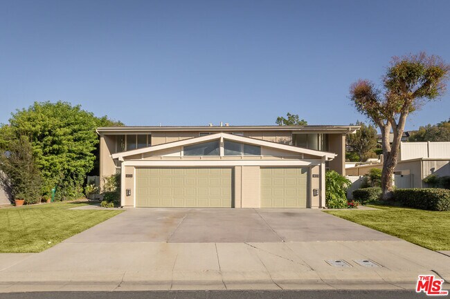 Building Photo - 4173 Del Mar Ave