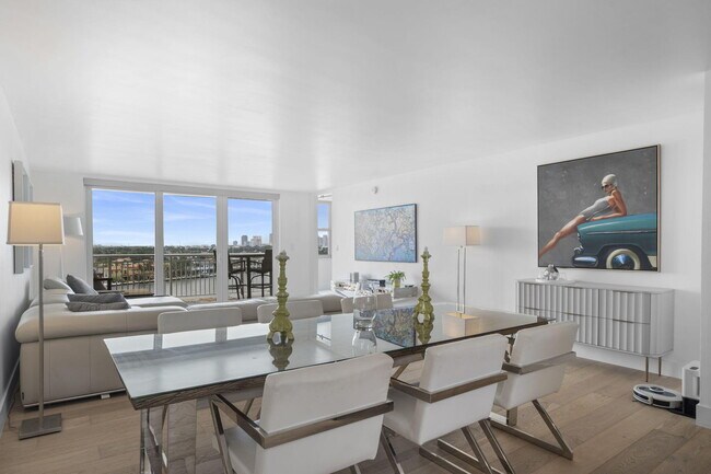 Building Photo - 511 Bayshore Dr