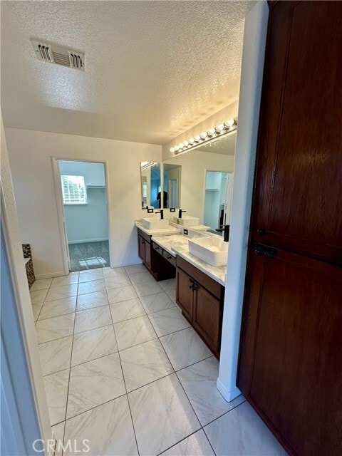 Building Photo - 31990 Pasos Pl