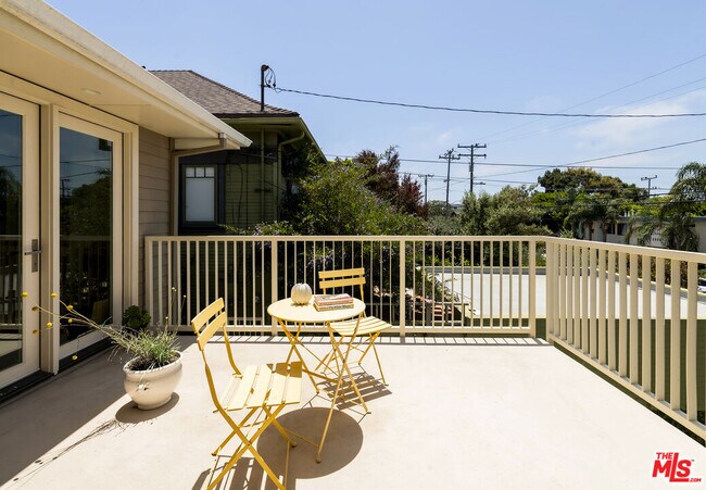 Building Photo - 2817 3rd St