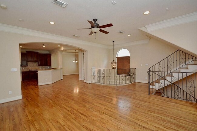 Building Photo - 6310 Hamman St