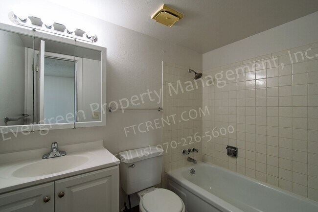 Building Photo - 1705 Heatheridge Rd