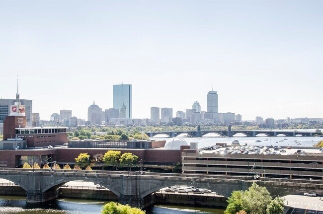 Building Photo - 10 Museum Way