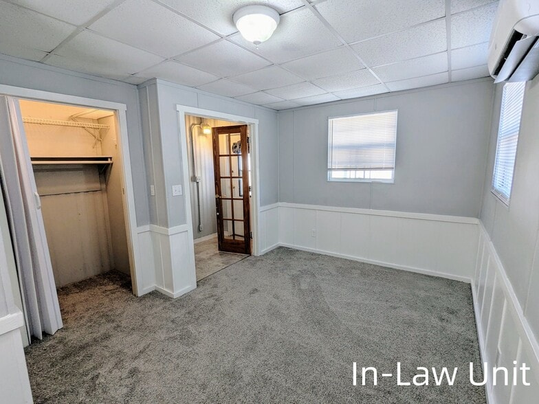 Building Photo - 6543 Celeste Ln