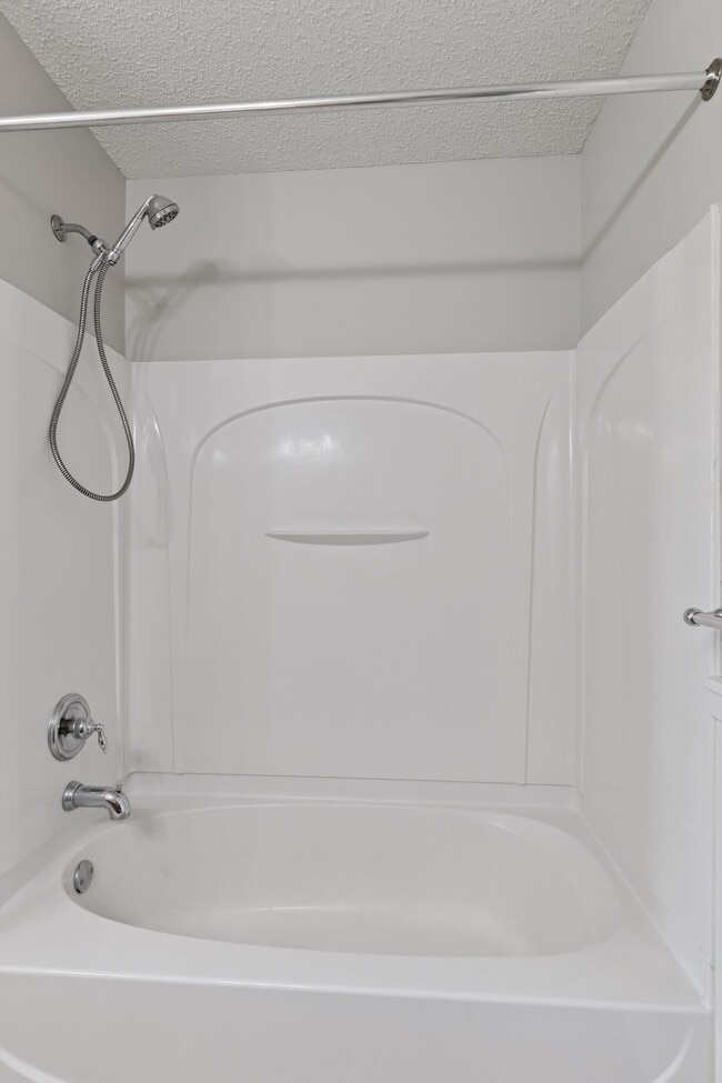 Building Photo - 15130 Fanning Dr N