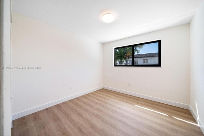 Building Photo - 7994 Crespi Blvd