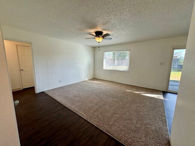 Building Photo - Charming 3-Bedroom Home in North Highlands...