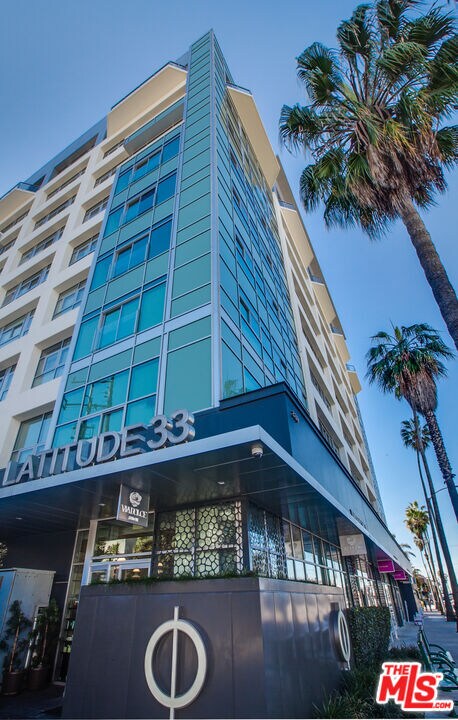 Building Photo - 3111 Vía Dolce