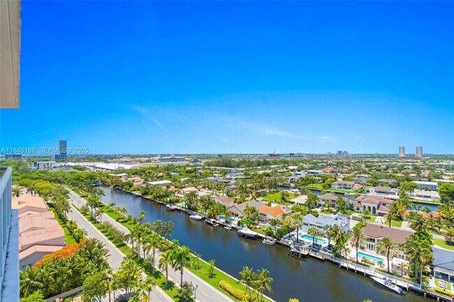 Building Photo - 3598 Yacht Club Dr