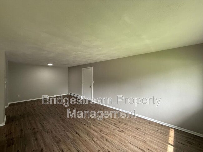 Building Photo - 85 N Gebhart Church Rd