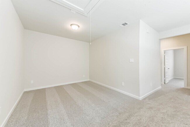 Building Photo - 583 Avisa Dr