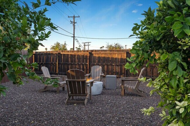 Building Photo - UN-FURNISHED!! 3 Bedroom/ 2Bath in Heart of Scottsdale!!