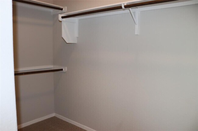 Building Photo - 225 Graver St