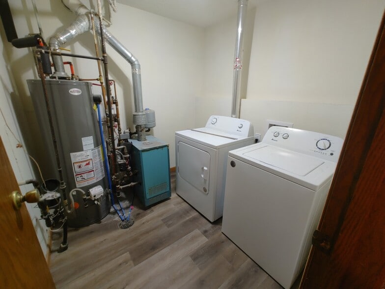 Building Photo - 1307 S Washington St