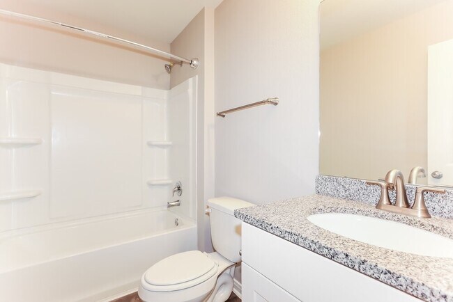Building Photo - 15653 Del Norte Dr