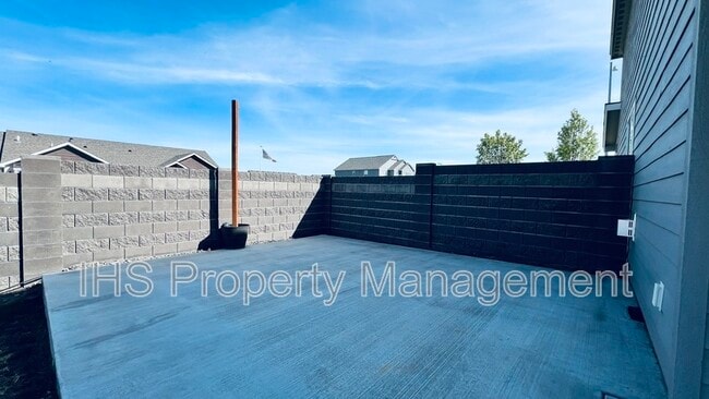 Building Photo - 9801 Silverbright Dr