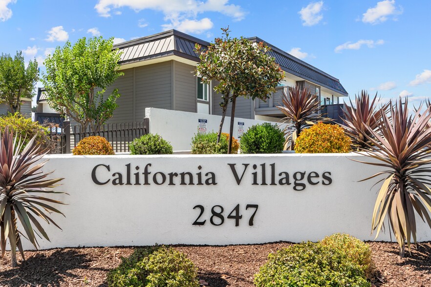 Building Photo - California Villages West Covina