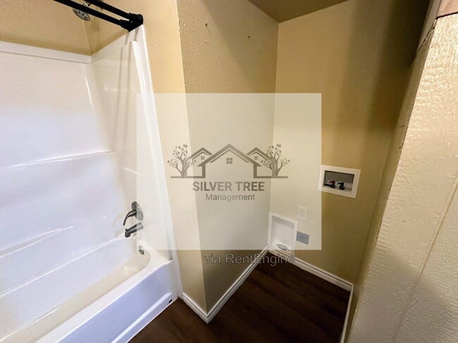 Building Photo - 358 Brighton Oaks Dr