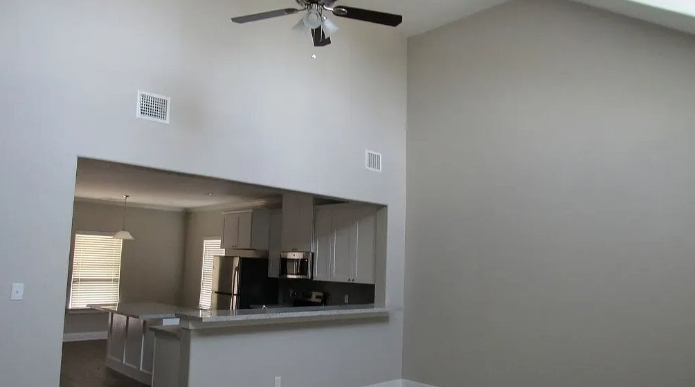 Building Photo - 122 Waverly Dr