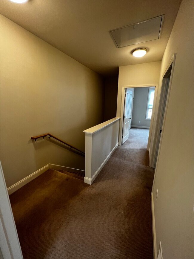 Building Photo - 251 Bayberry Cir