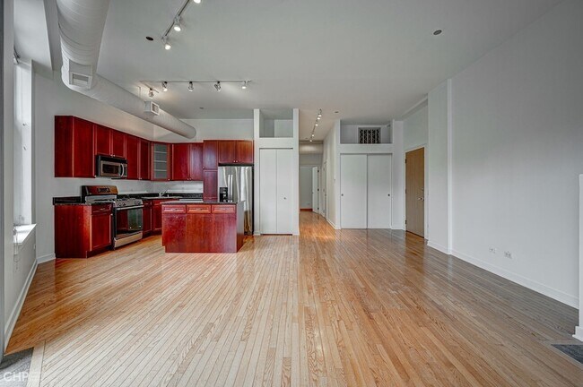 Building Photo - 333 W Hubbard St