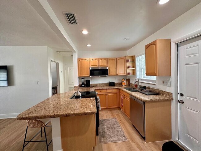 Building Photo - 5411 NE 22nd Terrace