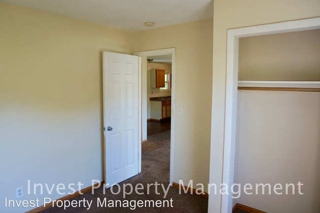 Building Photo - 331 W Fuller Ave